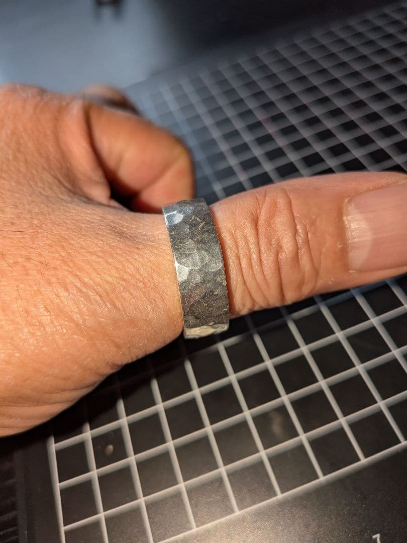 サムリング（親指）シルバー925。 ハンマーフィニッシュ リング25.5号