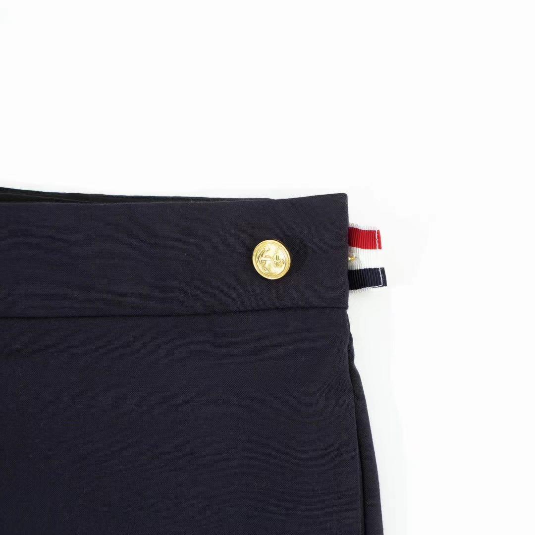 全品送料0円 THOM BROWNE トムブラウン ショートパンツ グレー