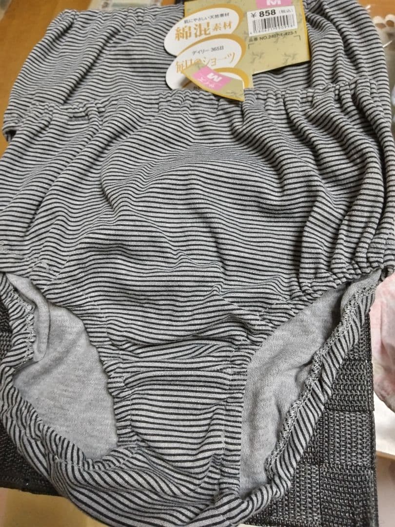 CS様、代替品二枚⇒写真① お詫び品⇒写真②③