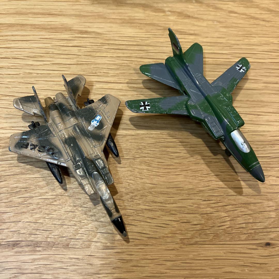 戦闘機 ミニチュア フィギュア 2体セット - メルカリ