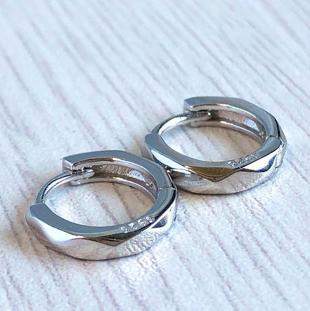 420円 【本日特価】 フープピアス シルバー 925 多面カット ピアス フープ 韓国 シンプル
