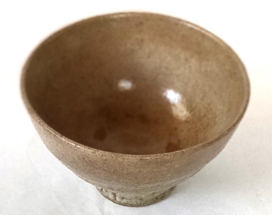 茶碗 薄茶色 下部と裏底に釉薬 Ae-236
