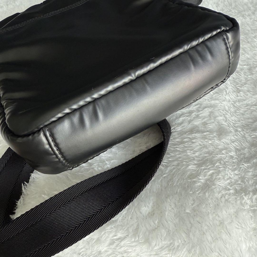 DIESEL 美品、ブラックショルダーバッグ