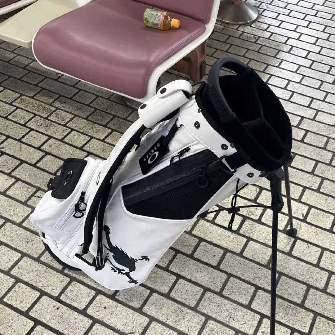 オークリーキャディバック　スタンド式