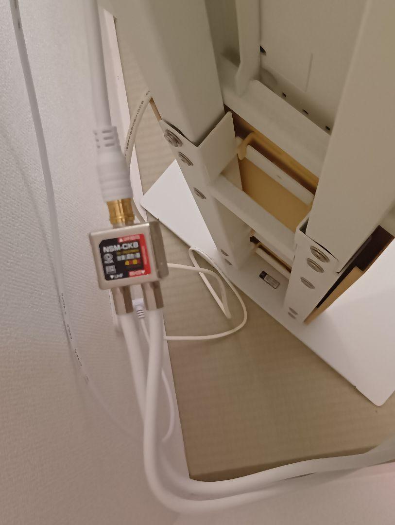 4月購入値下げ32000円AQUOSTV＋スタンド　必要なものみんな付いてます