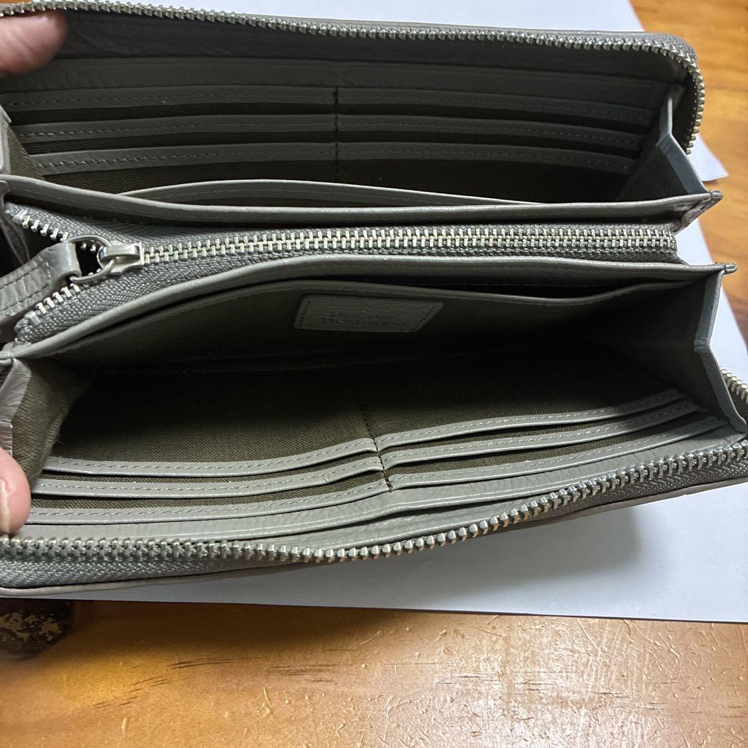 ヴィヴィアンウエストウッド クロコエンボス ラウンドファスナー長財布