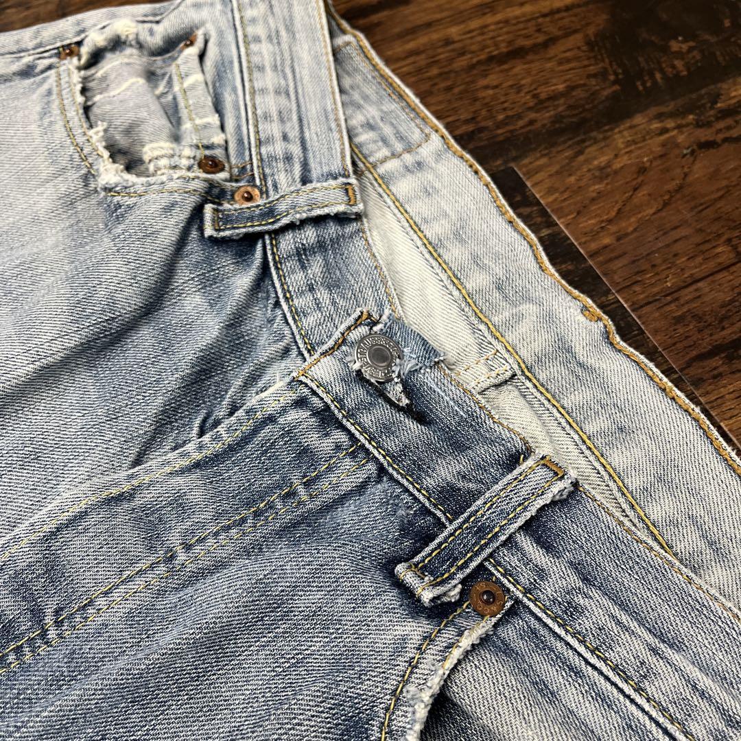 LEVI'S 501 W33 L34ダメージ ライトブルー デニムパンツ - メルカリ