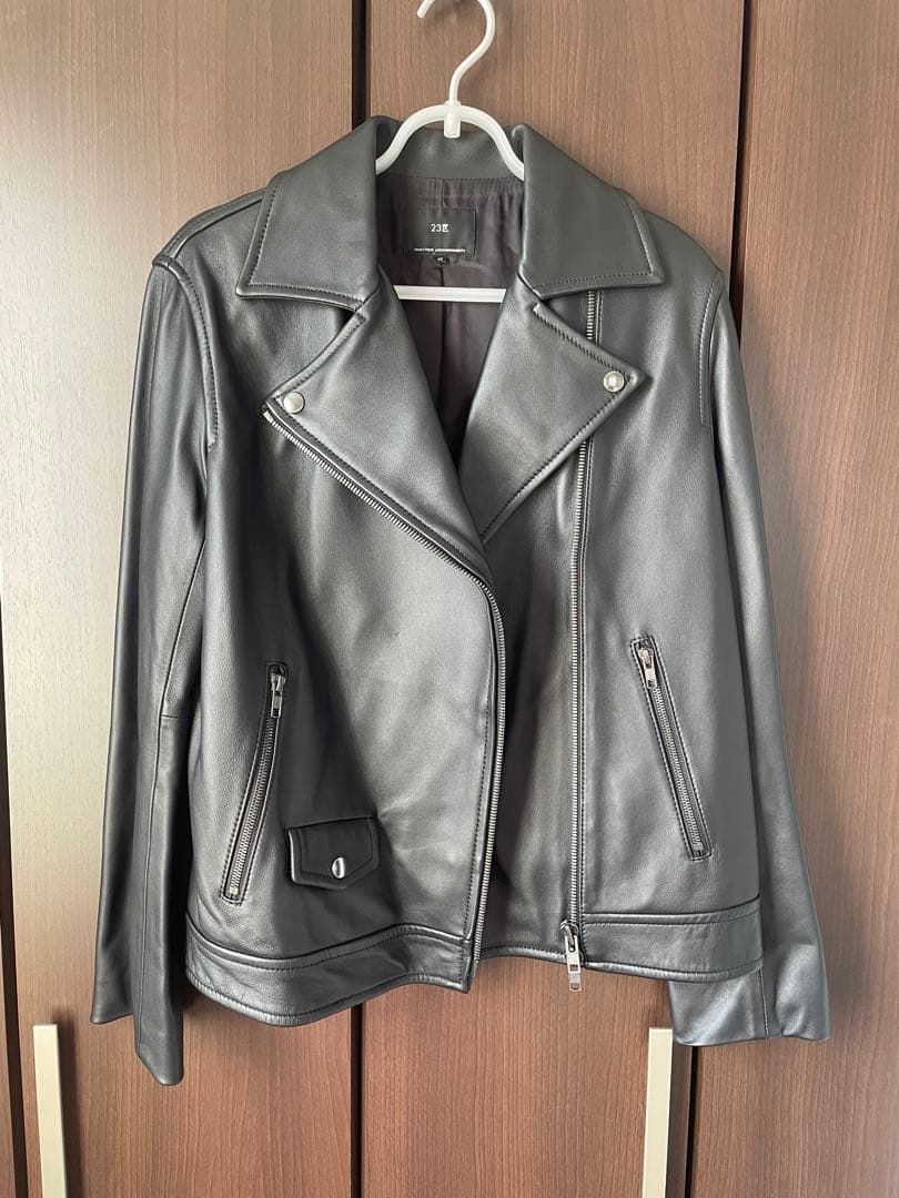 1回のみ着用 23区ラムレザーライダースジャケットL 23区