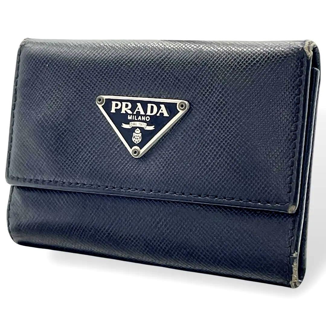 新品未使用　Prada プラダキーケースサフィアーノレザー 三角プレート プラダ キーケース サフィアーノレザー 黒 ブラック 三角