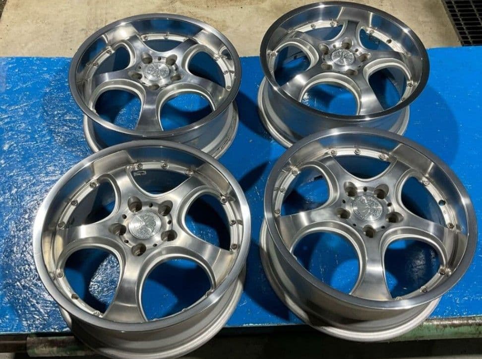 深リム17インチ7J +42 PCD114.3 5H ハブ径73mm