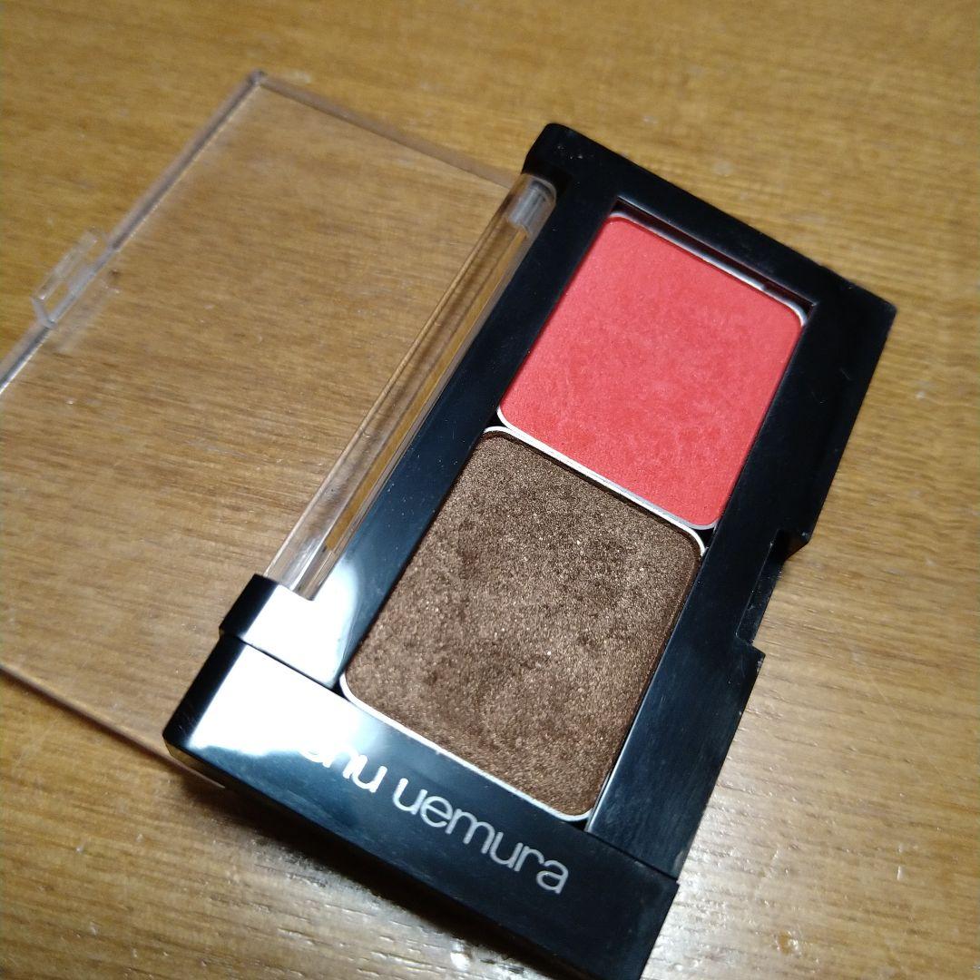 シュウ ウエムラ プレスド アイシャドー