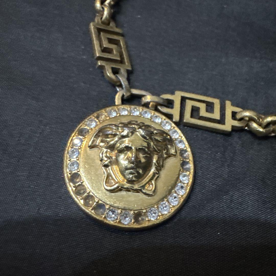 VERSACE メダル型ネックレス