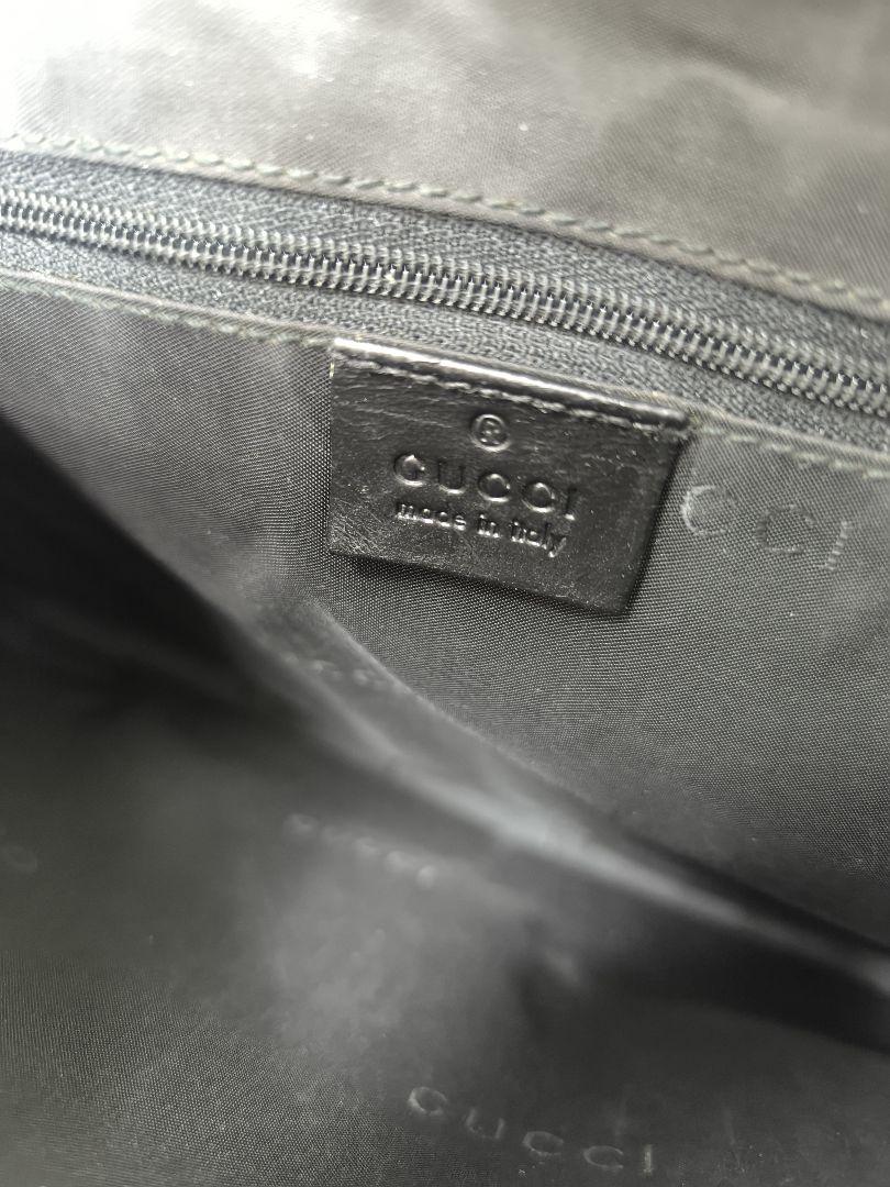 GUCCI　バッグ　おしゃれな黒