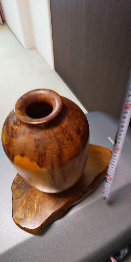屋久島一本杉の壺 壺台のセット。世界自然遺産に登録され、大変貴重となった木材。