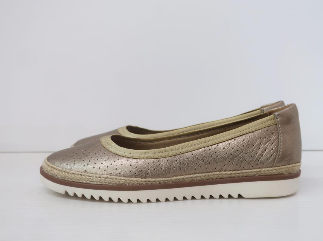② 未使用 Clarks Serena Kellyn セリー ナケリン パンプス