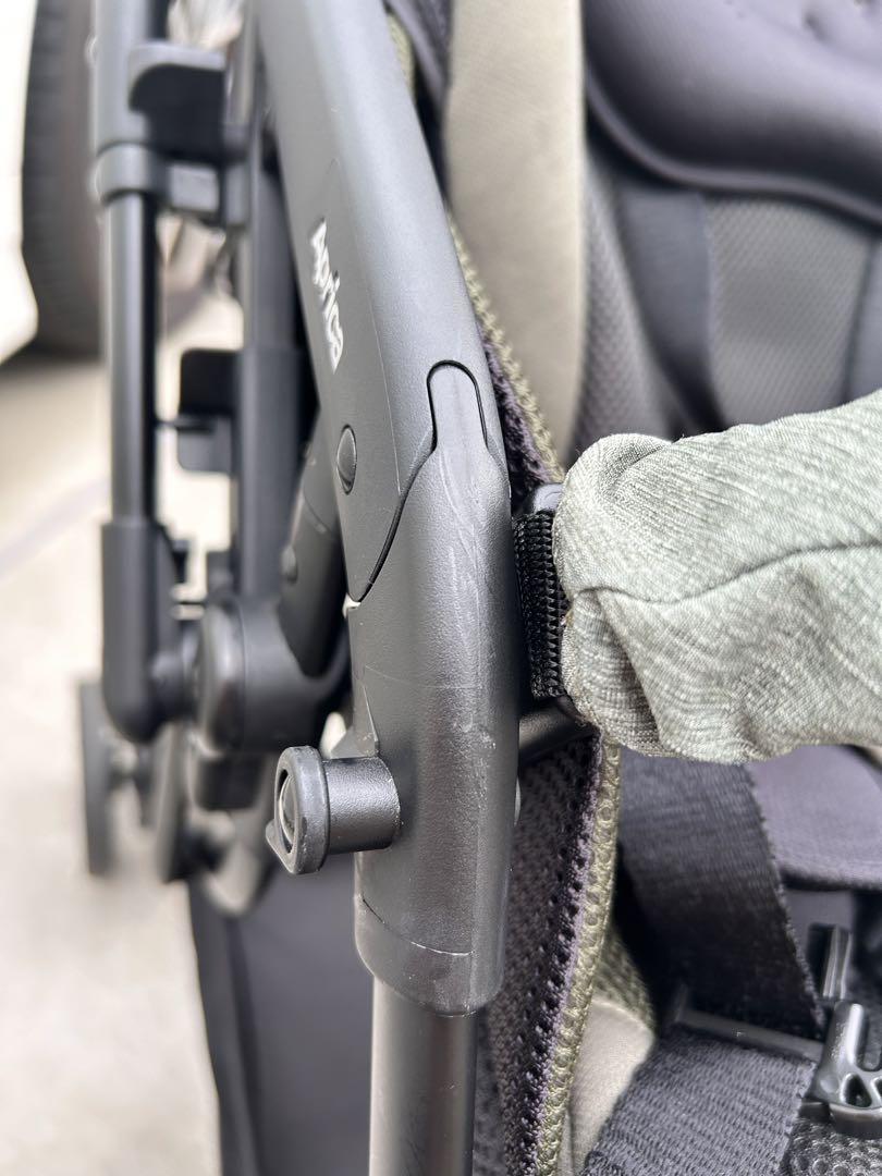 値下げ中❗️アップリカルンルンコンパクト➕専用レインカバー付き（ベビーザらス限定）
