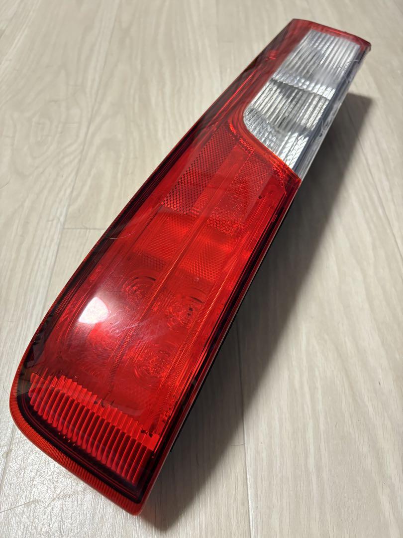 スズキ DA17W エブリィワゴン 純正テールランプ 左 ジャンク