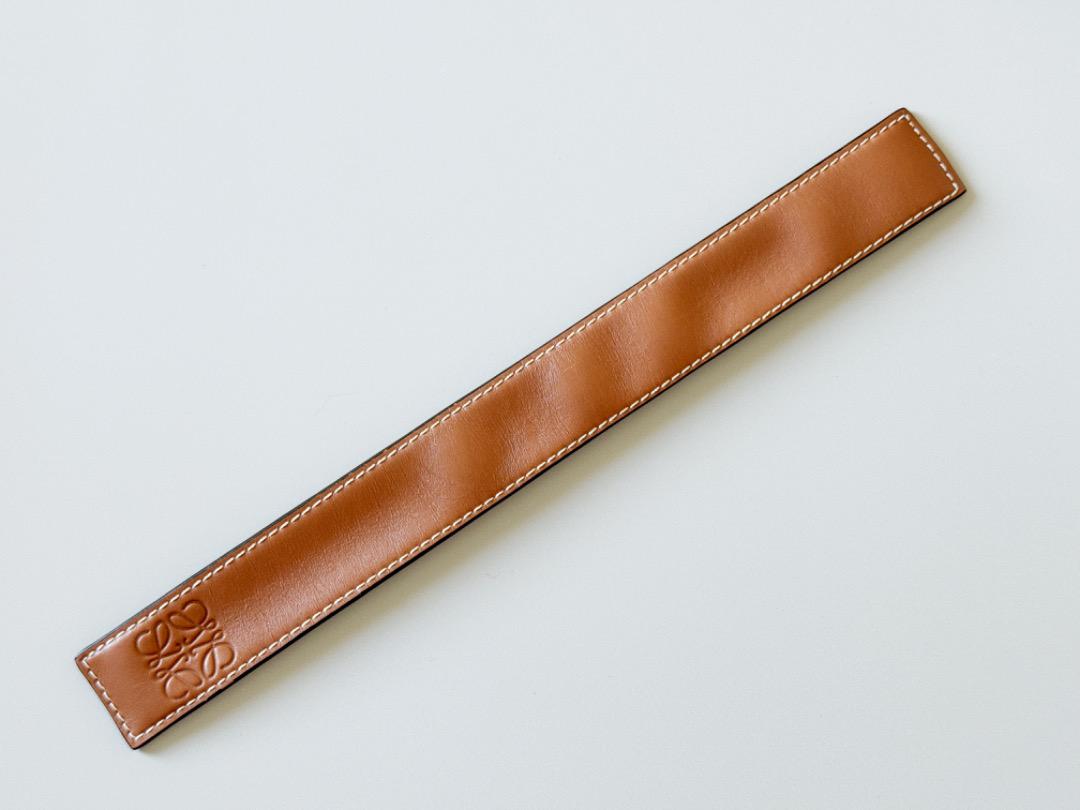 LOEWE スラップブレスレット タン バングル