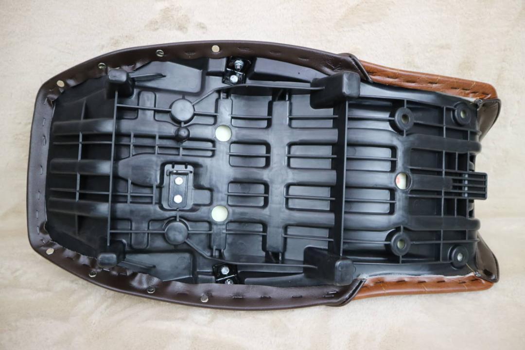 Amazon | XJR400R 後期 鋲打ち 茶ツートン タックロール
