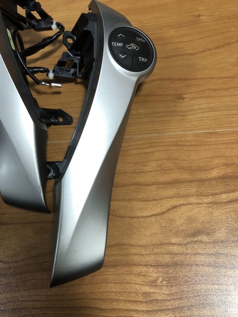 ZVW30 プリウス　後期　ステアリングスイッチ　LED打ち替え済み