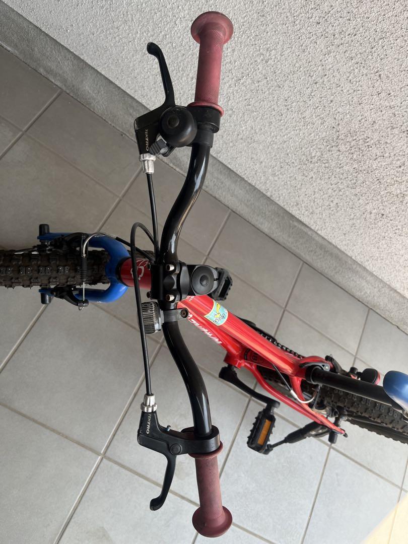 ヨツバサイクル　18インチ　ヒーローレッド