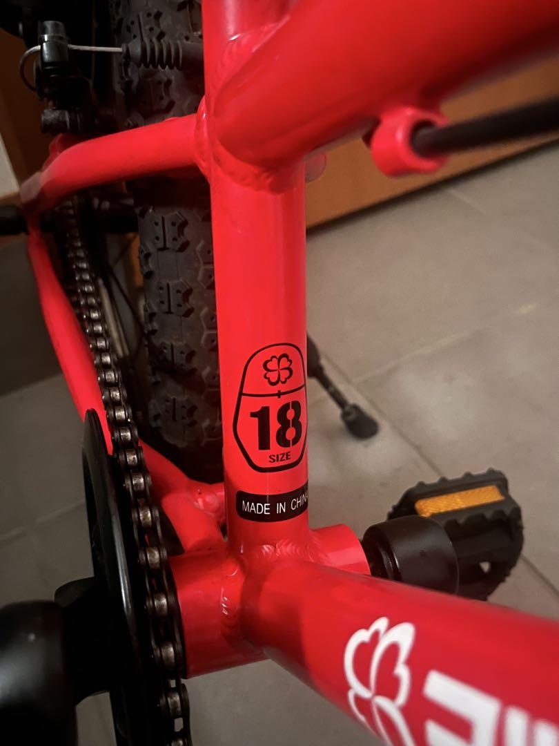 ヨツバサイクル　18インチ　ヒーローレッド