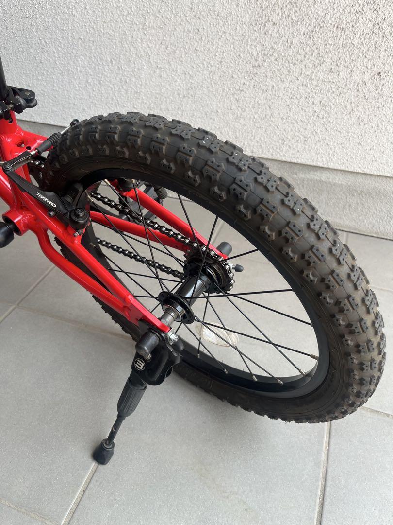 ヨツバサイクル　18インチ　ヒーローレッド