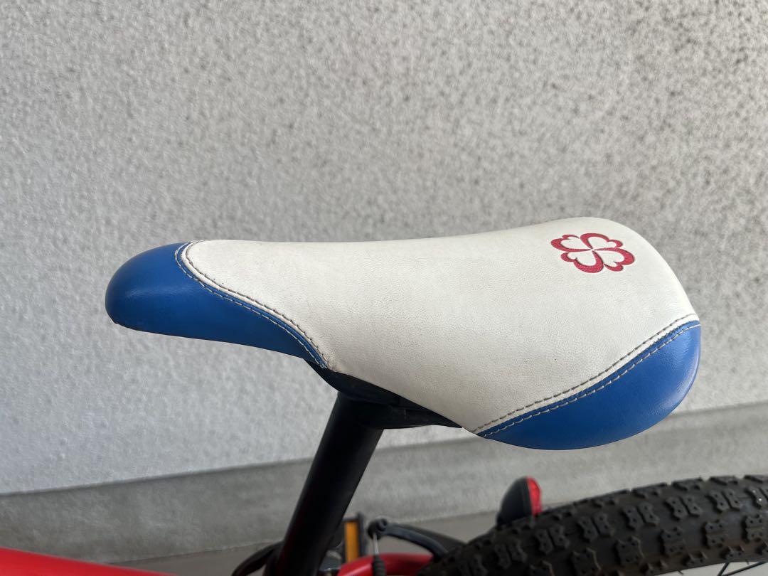 ヨツバサイクル　18インチ　ヒーローレッド
