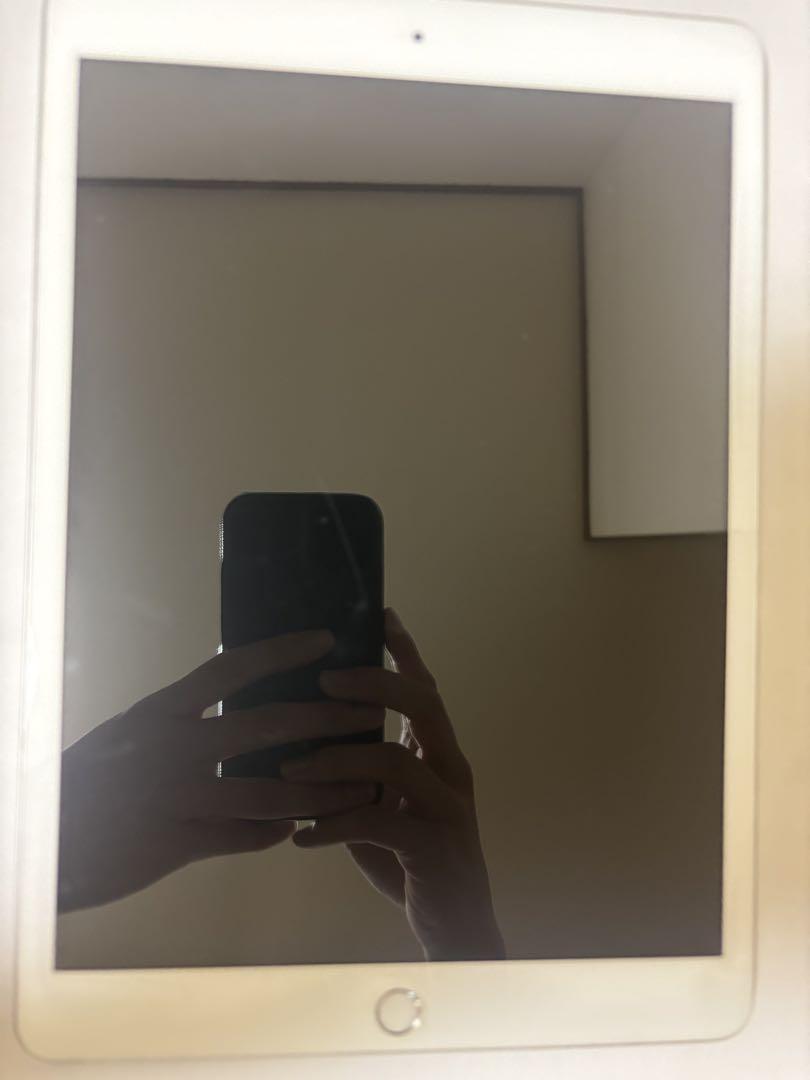 Apple iPad 第七世代シルバー本体