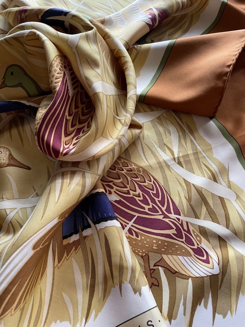 HERMÈS COLS VERTS シルクスカーフ