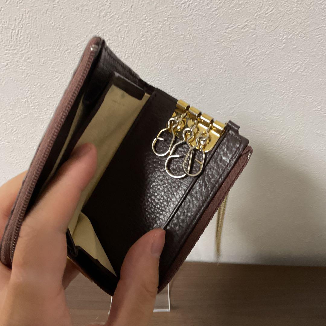 ☆開店セール☆ 人気 美品 アタオ レザー ロゴプレート キーケース ☆開店セール☆ 人気 美品 アタオ レザー ロゴプレート キー