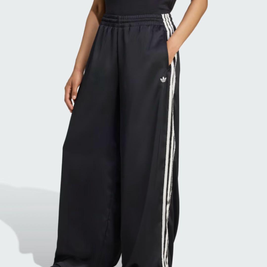adidas 韓国限定　ワイドパンツ　黒
