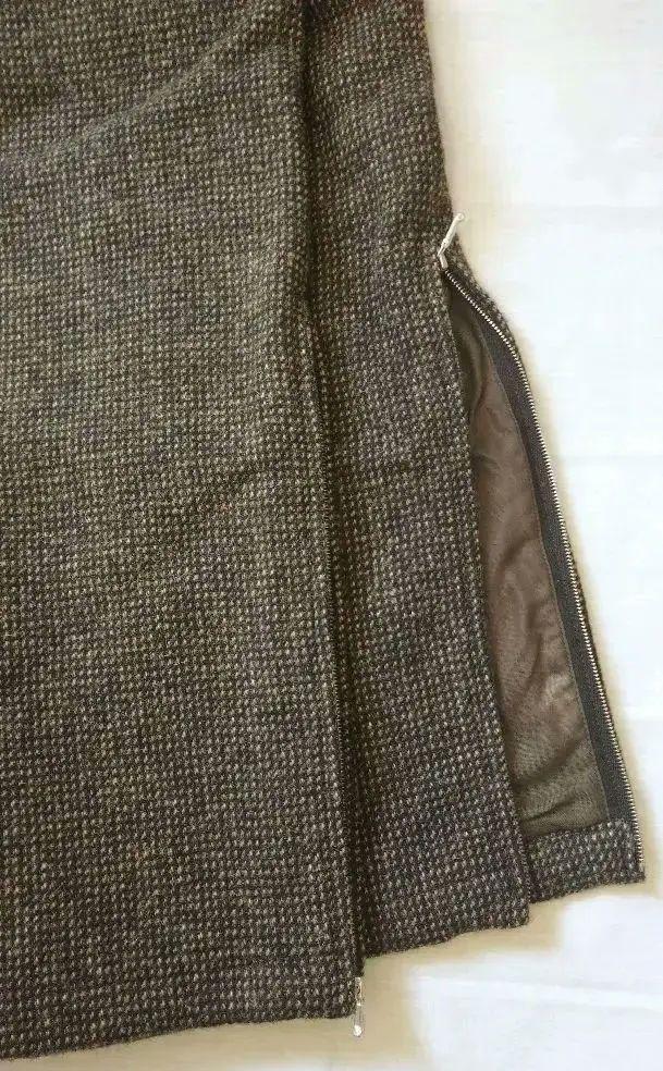 AURALEE WOOL HAIRLINE TWEED OVER PANTS - メルカリ AURALEE WOOL HAIRLINE TWEED OVER PANTS - メルカリ