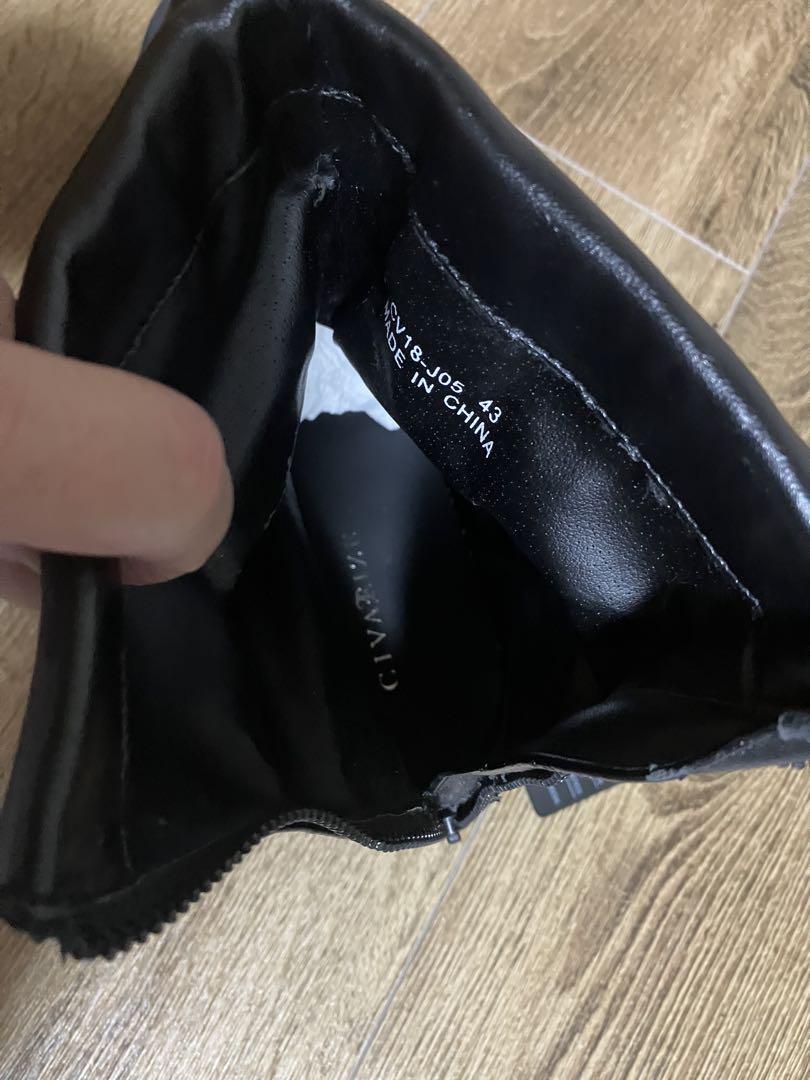 黒 スタッズ付き エンジニアブーツ