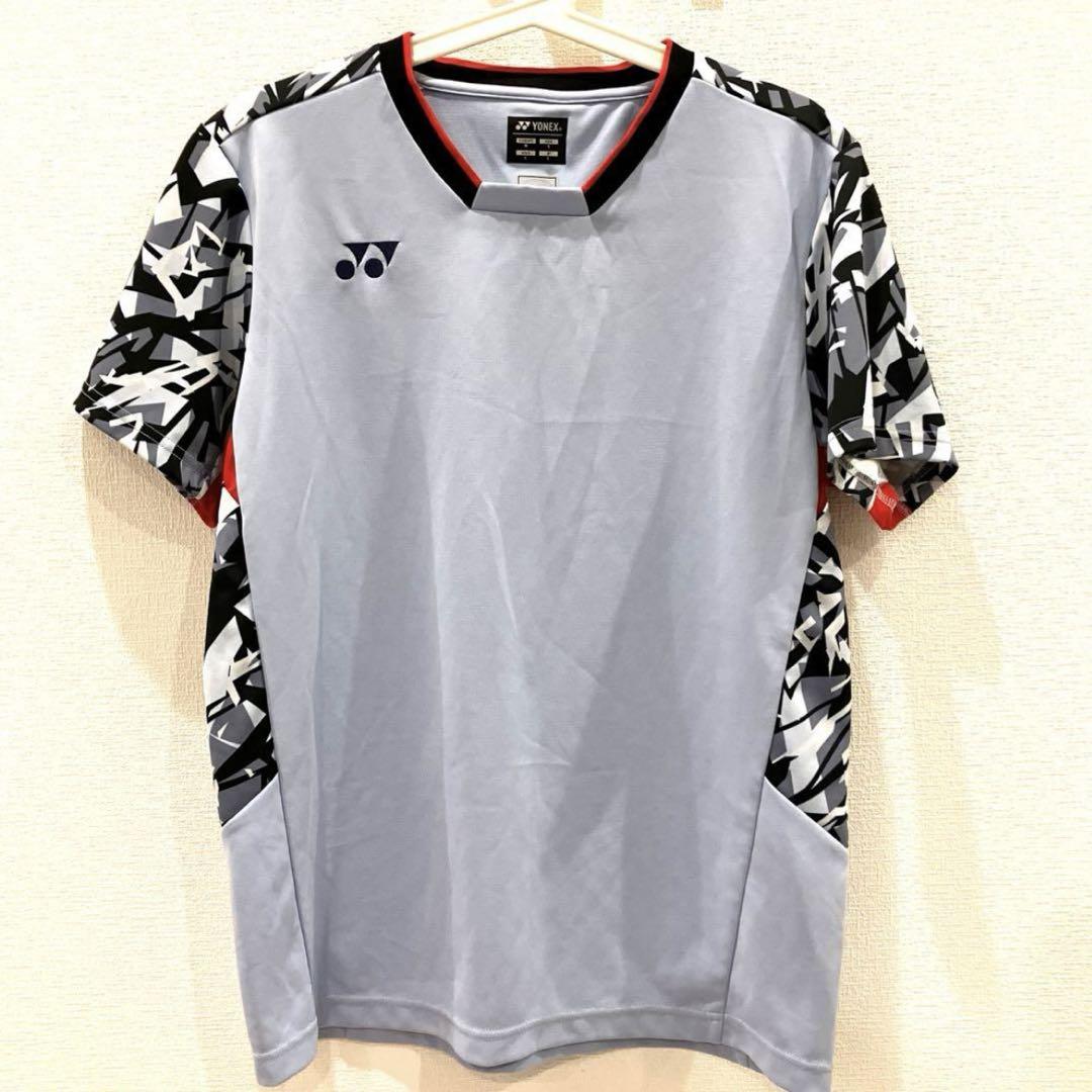 【極美品】ヨネックス　ユニフォーム　ゲームシャツ　ウェア　tシャツ
