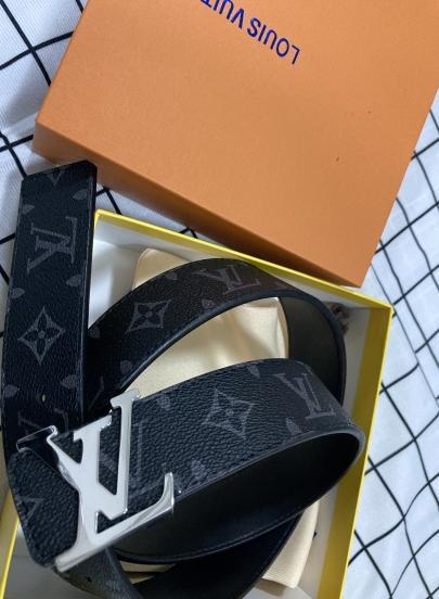 Louis Vuitton ブラックレザーベルト 90/36