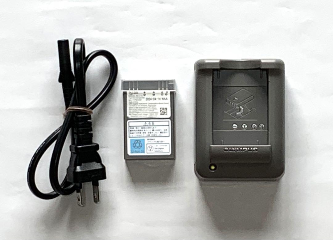OLYMPUS BCS-5 充電器 とBLS-50バッテリー