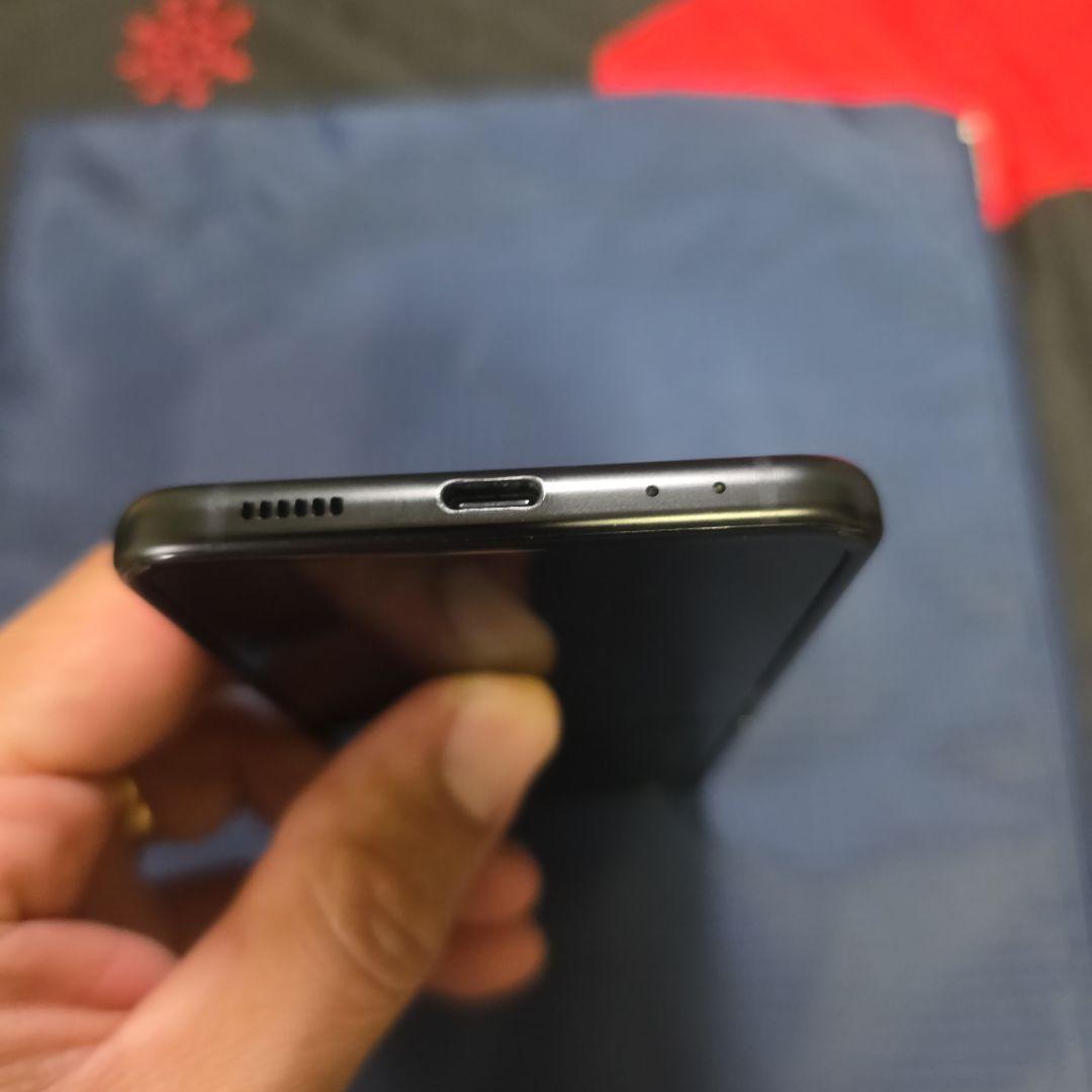 Samsung Z Flip3 5G 折りたたみ式スマートフォン ブラック