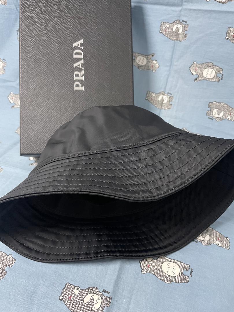 大人気 PRADA ナイロン バケットハット 大人気 PRADA ナイロン バケットハット