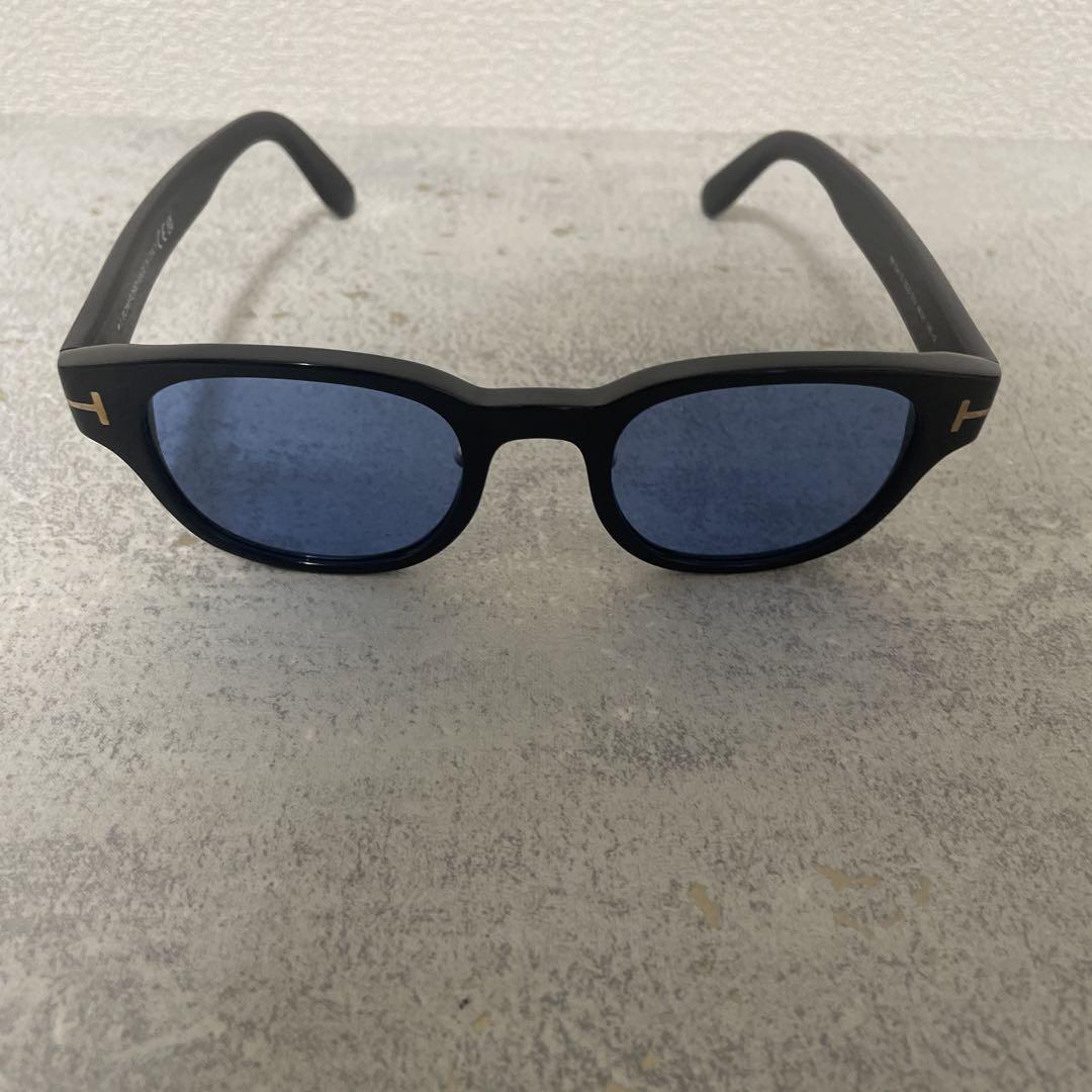 TOM FORD ブラックフレーム ブルーレンズ サングラス