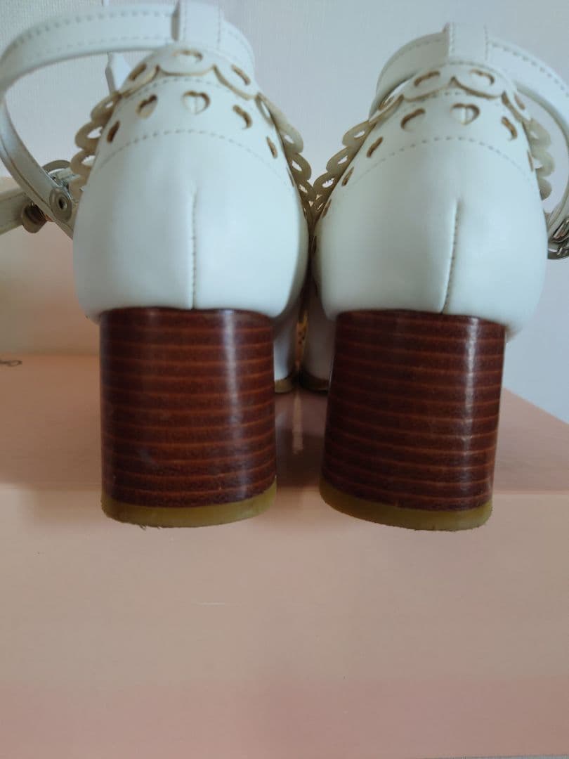 メタモルフォーゼ　おでこ靴