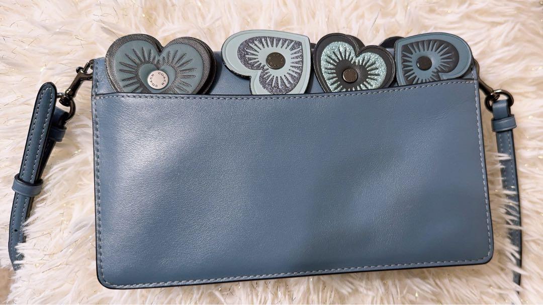 COACH フォルドオーバー クロスボディ クラッチ ウィズ ハート