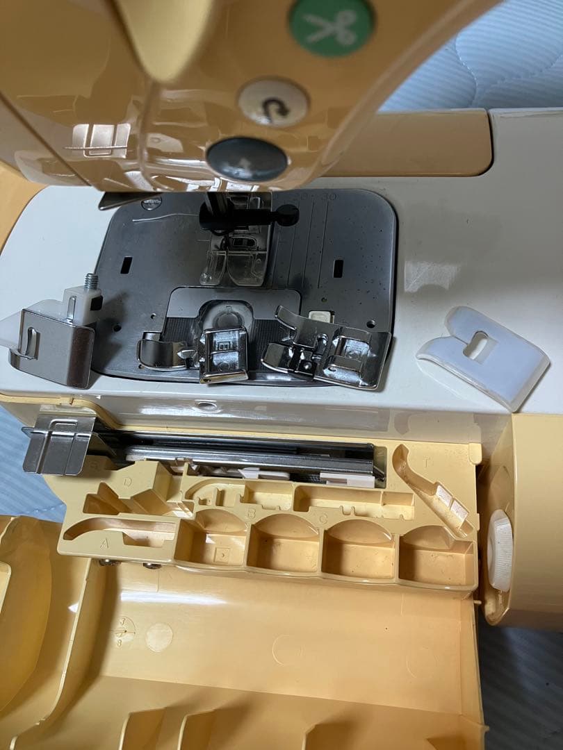 JUKI ミシンModel HZL-008N