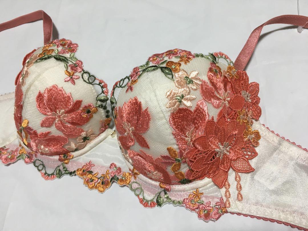 新品　ワコール　サルート 81G ブラジャー C75 ソングM