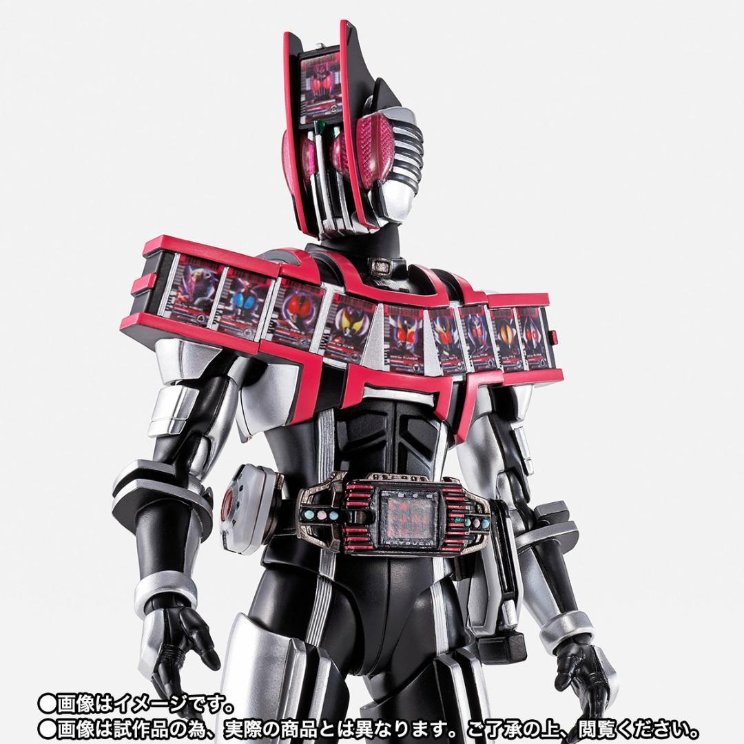 S.H.フィギュアーツ 真骨彫製法 仮面ライダーディケイド コンプリートフォーム