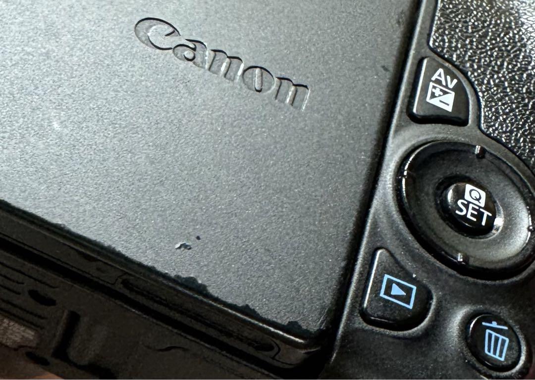 Canon Kiss x9 トリプルレンズ 一眼レフ
