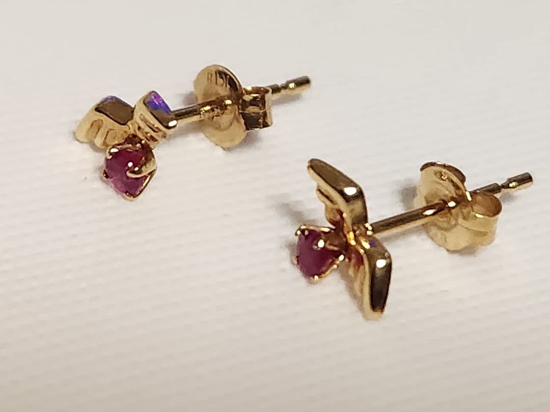 K18ピアス キャッチポスト刻印あり目立った傷や汚れなし