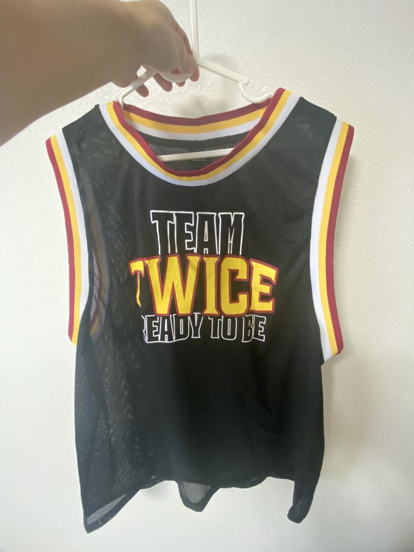 twiceモモユニフォーム