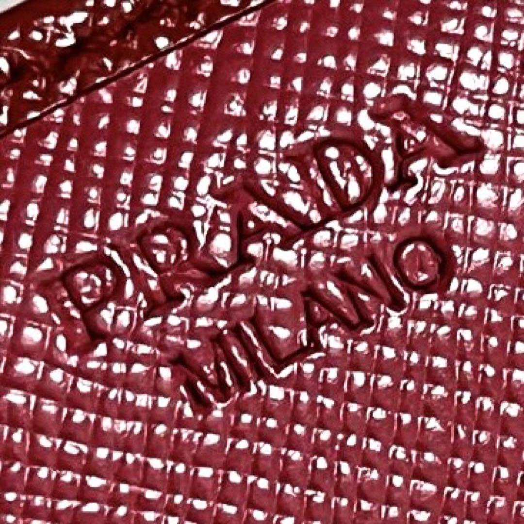 ✨化粧箱付き✨PRADA プラダ◇赤レッド◇サフィアーノレザー