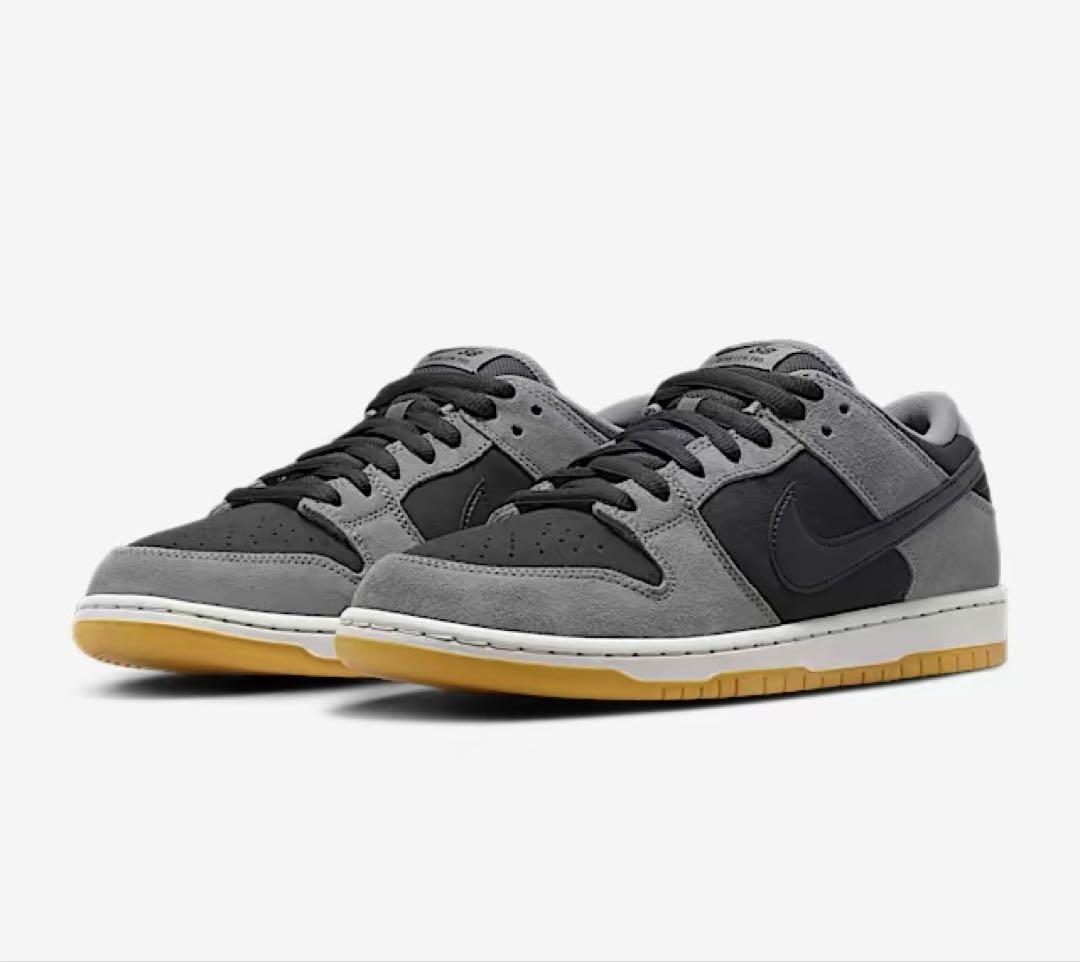 靴 Nike SB Dunk Low Black and Smoke Grey